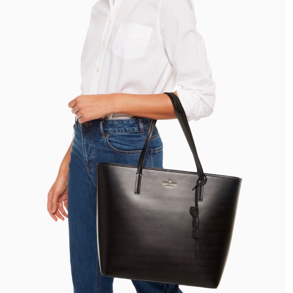 💝s DAY SALE💝KATE SPADE Seton Drive Karla Tote - Picture 3 of 5